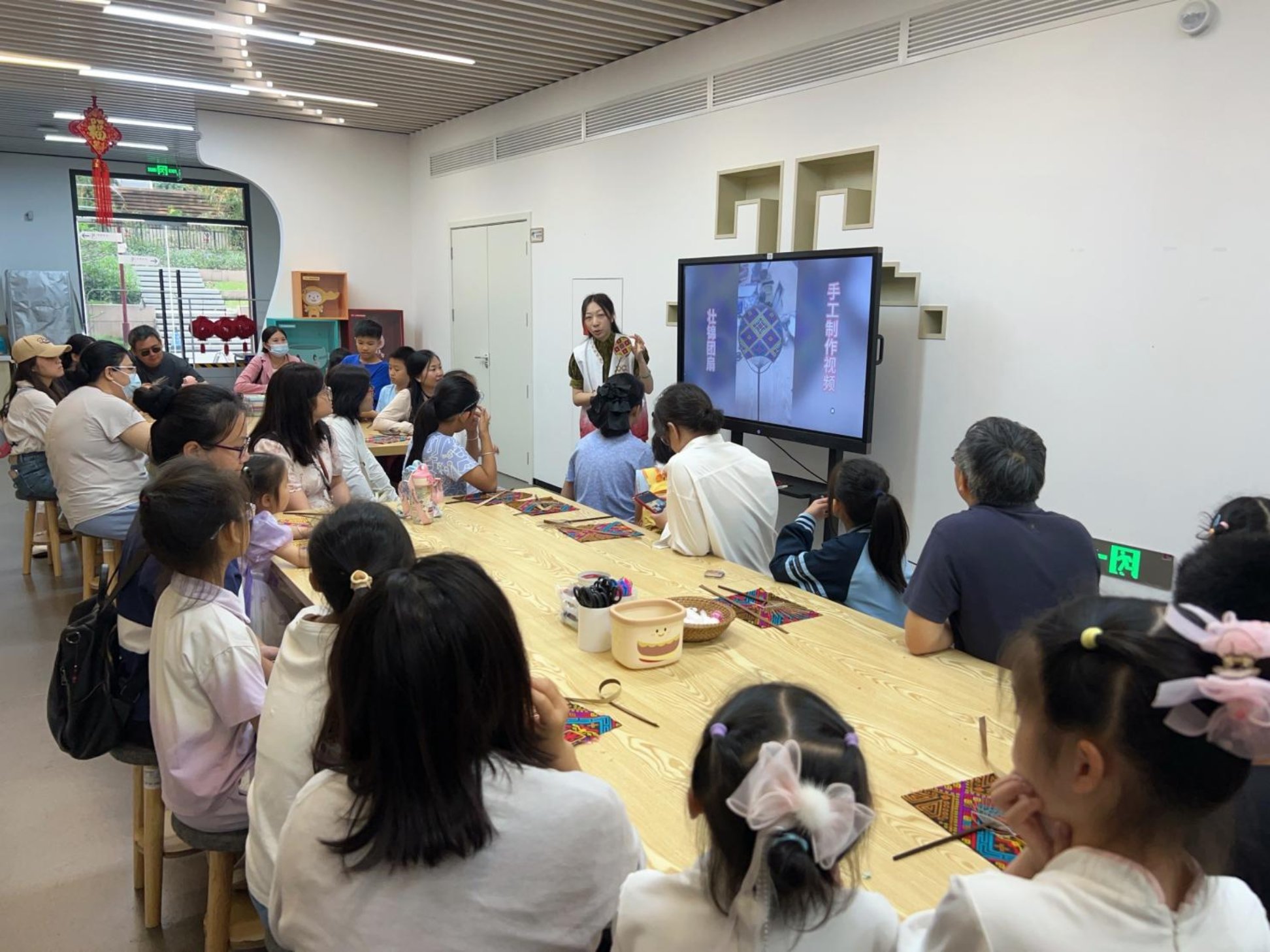 必一运动网址乐游广西超11万名游客共赴广西博物馆欢度“五一”假期(图3)